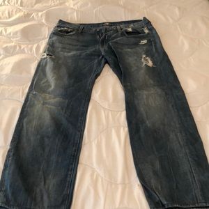 Men’s Distressed Relaxed Jeans
